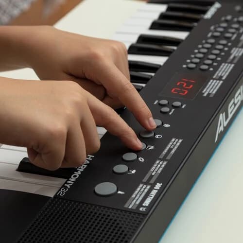 *Alesis Harmony 32 32-key MINI Key Portable Arranger Keyboard - Reco Music Malaysia