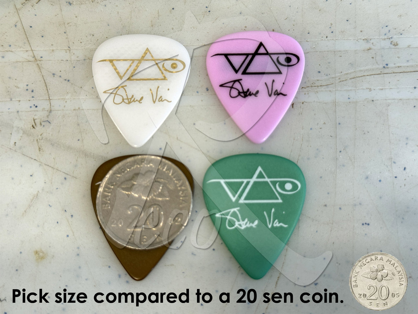 Ibanez Steve Vai Signature Guitar Picks (4pcs) (Brown, Green, Pink, White) 【Made in Japan】
